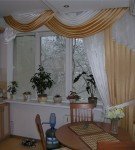 бело-золотой ламбрекен
