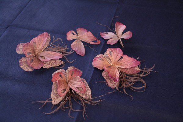 Декорирование стен своими руками ткань, бабочки, фотографии и другие идеи (с видео) (декорирование, стен, ткань, бабочка, фотография, видео) фотография