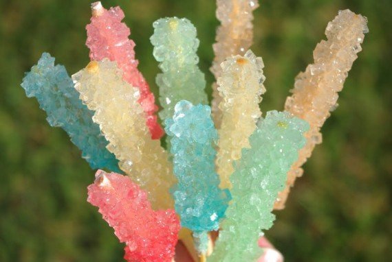 разноцветные кристаллы из сахара