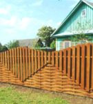 Комбинированный деревянный забор