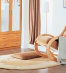 Кресло-качалка в домашнем интрерьере
