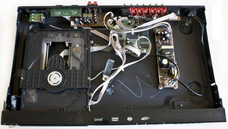 Как отремонтировать портативный DVD-плеер Velas VDS-852B своими руками. Часть 1.