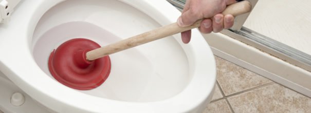 Чем прочистить засор в канализации в унитазе