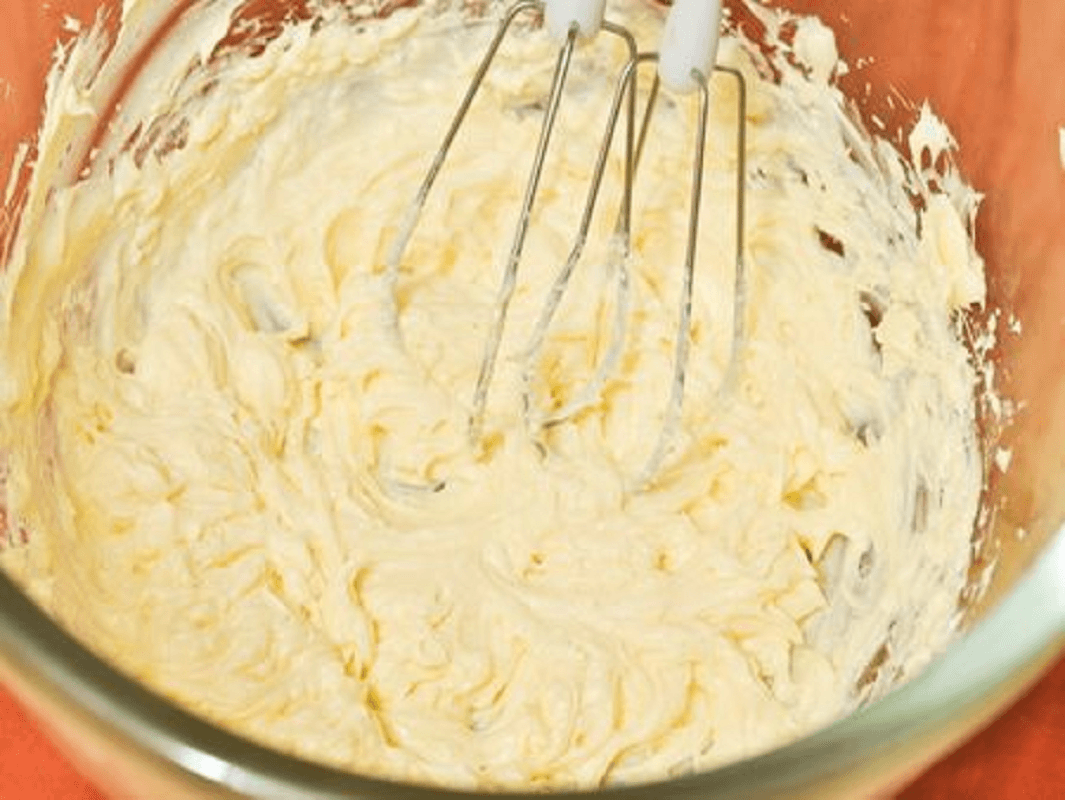 Крем для торта из творожного сыра и сгущенки и масла рецепт с фото