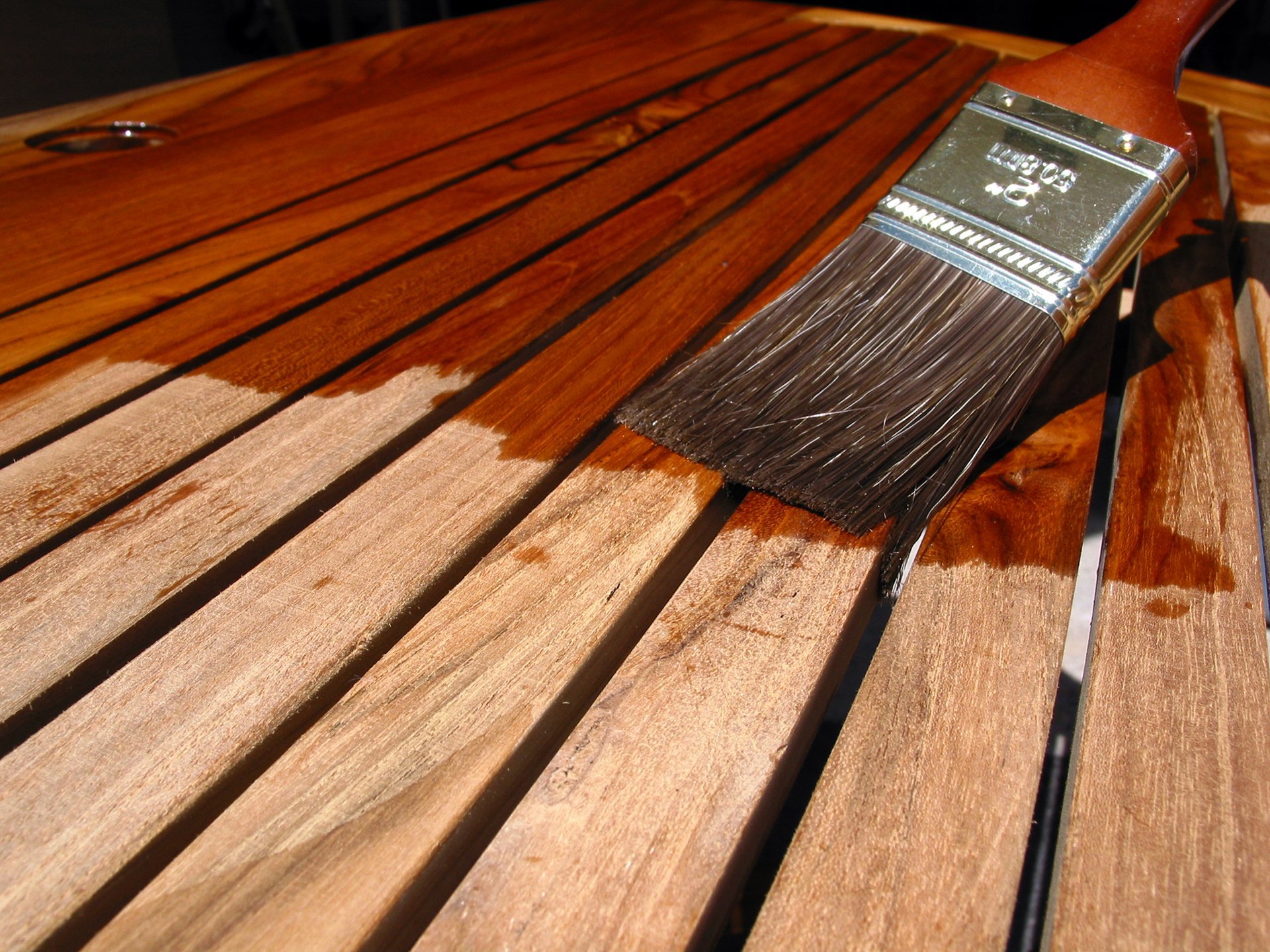 Limpiar madera barnizada