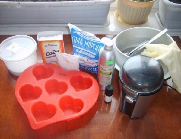 Ингредиенты и вспомогательные материалы для изготовления детских бомбочек