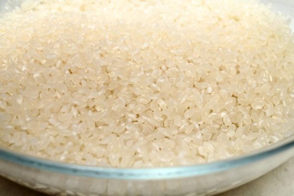 Рис для плова в посуде