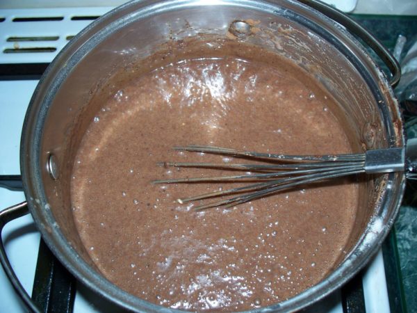 shokoladnaya massa v kastryule