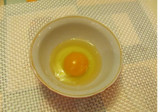 яйцо в пиале