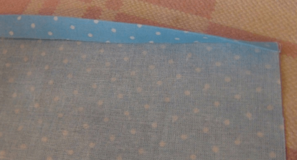 Подгибка ткани для пришивания резинки