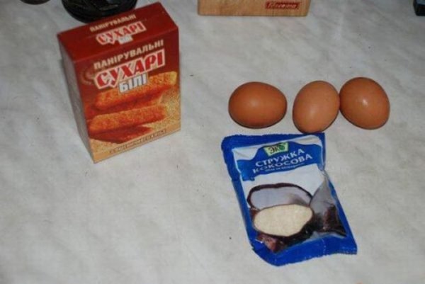 сухари, яйца и кокосовая стружка