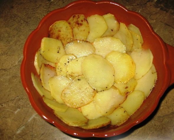 Картофель в форме для запекания