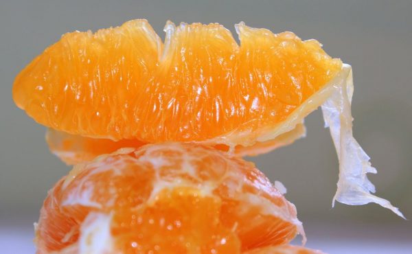 Очищенные дольки апельсина