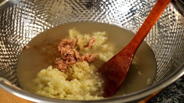 Приготовление соуса для кимчи