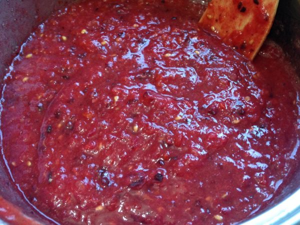 Варка кетчупа со сливами