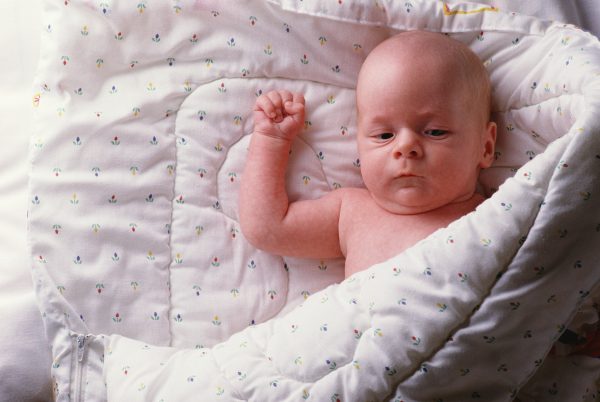 младенец в одеяле