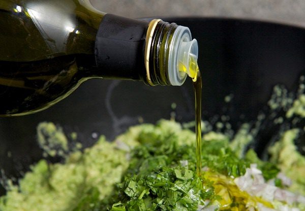 добавление оливкового масла