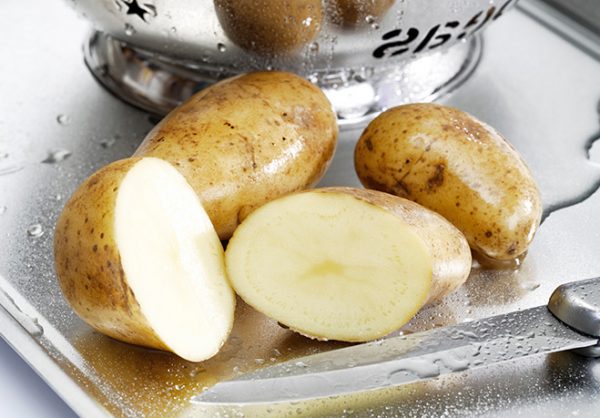неочищенные картофелины