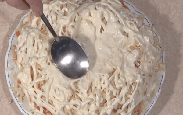 Салат Подсолнух с чипсами классический рецепт с фото и видео (салат, подсолнух, чипсы, классический, рецепт) рецепт