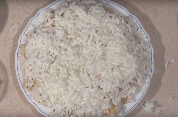 Салат Подсолнух с чипсами классический рецепт с фото и видео (салат, подсолнух, чипсы, классический, рецепт) классический