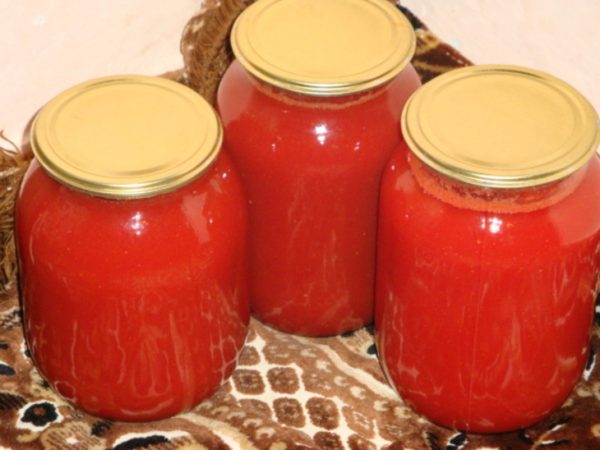 Трёхлитровые банки с томатным соком