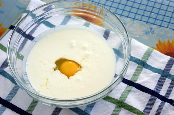 Яйца с кефирно-содовой смесью