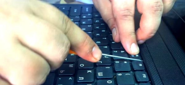 Как почистить кнопки на ноутбуке