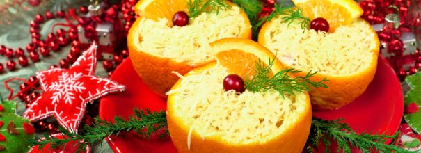 Вкусные и красиво оформленные салаты - неотъемлемая часть новогоднего застолья