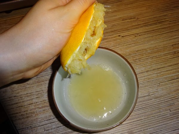 Извлечение сока из лимона