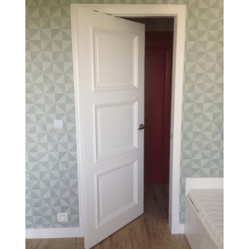 Рото-дверь в маленькой комнате