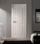 Филёнчатые белые двери с эмалью