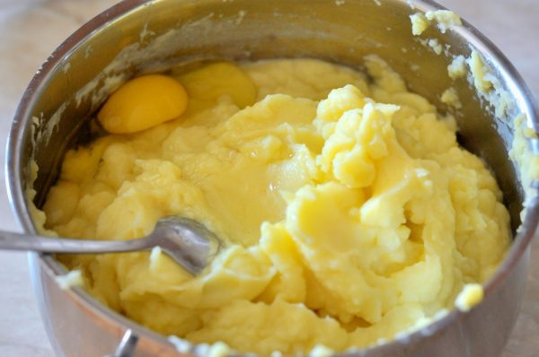 Толчёная картошка с яйцом и маслом