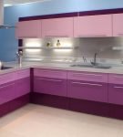 Гарнитур для кухни в фиолетовой гамме цвета