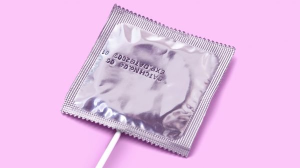 Презерватив в упаковке