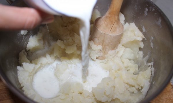 Приготовление картофельного пюре с молоком
