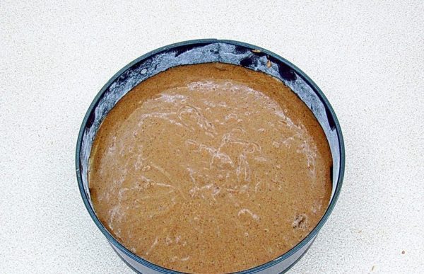 Заготовка для шоколадного манника в круглой форме для выпекания