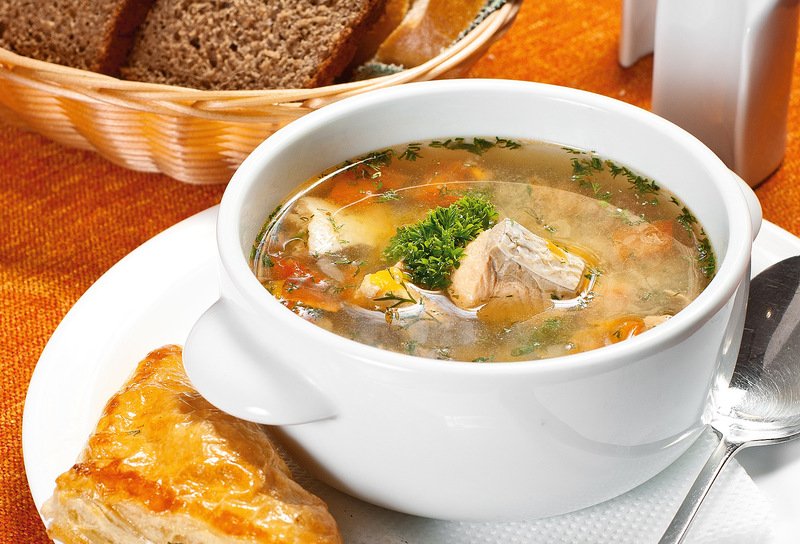 Наполните дом неповторимым ароматом - приготовьте на обед аппетитный суп с консервированной сайрой