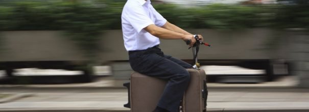 китаец на чемодане