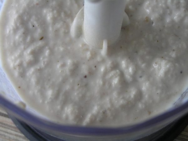 Курино-молочное пюре в чаше блендера