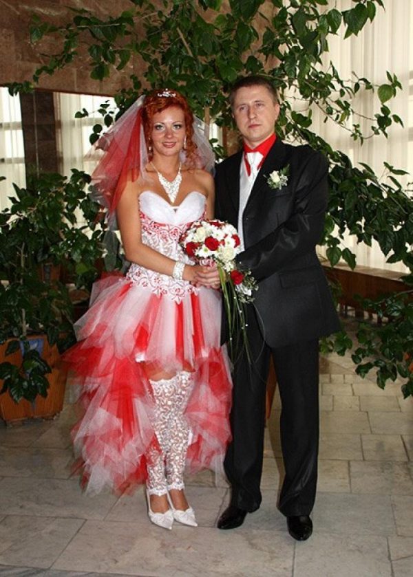 Свадебное платье из капроновых бантов